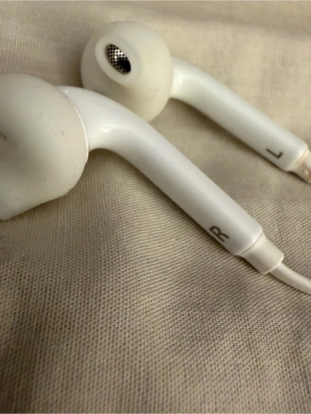 Samsung White Wired In-Ear Headphones with Silicone Tips